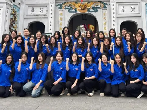 Cống hiến và sống hết mình cùng màu áo thanh niên