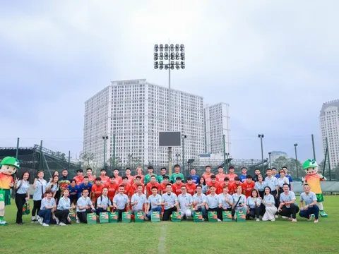 Herbalife Việt Nam đồng hành cùng các Đội Tuyển Bóng Đá Quốc Gia Việt Nam chuẩn bị cho mùa giải 2025