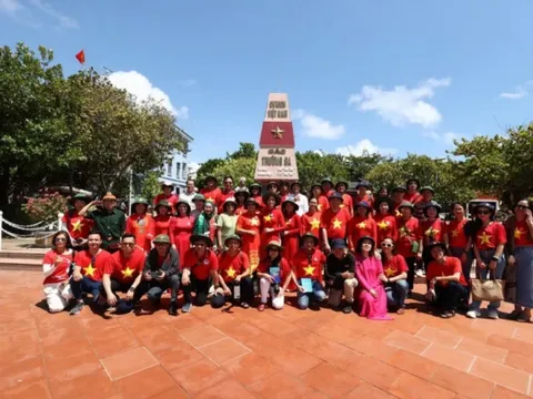 Hơn 300 kiều bào tham gia lễ kỷ niệm 50 năm Ngày Giải phóng miền Nam