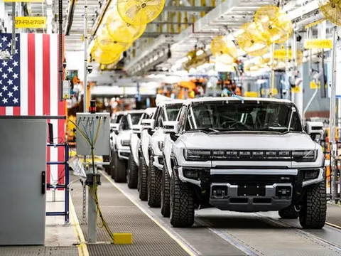 Ngành công nghiệp ô tô chao đảo vì “đòn” thuế quan mới nhất của ông Trump