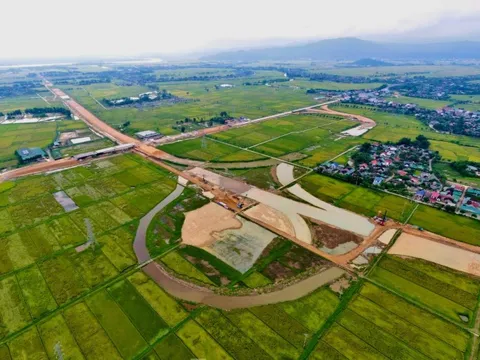 Sai phạm trong đền bù dự án cao tốc Bắc - Nam, nhiều cán bộ bị kỷ luật