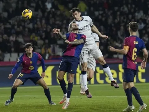 HLV Flick nổi giận khi Barca trả giá đắt cho trận thắng Osasuna 3-0