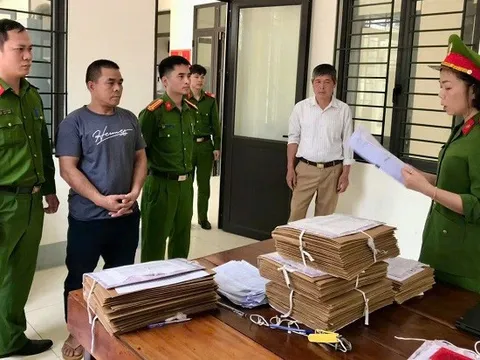 Khởi tố kẻ đánh gãy tay người chơi khi tham gia trò "bịt mắt bắt vịt"
