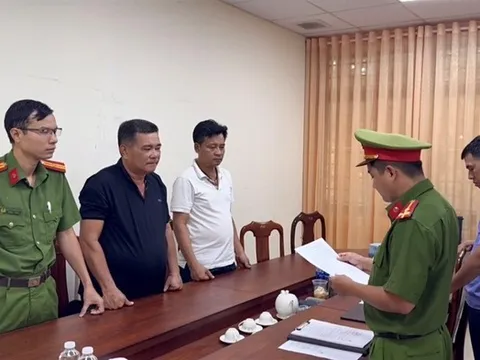 Khởi tố 2 “cò đất” trốn thuế