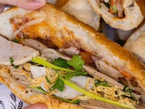 37 người ở Tp.HCM nhập viện sau khi ăn bánh mì