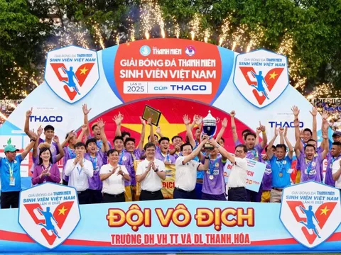 Phó Thủ tướng Mai Văn Chính trao cúp vô địch Giải bóng đá Thanh niên sinh viên Việt Nam lần III