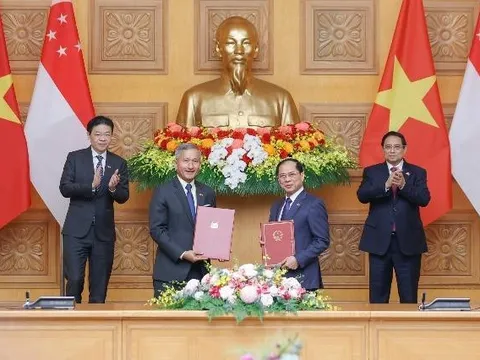 Việt Nam, Singapore trao đổi nhiều văn kiện hợp tác quan trọng