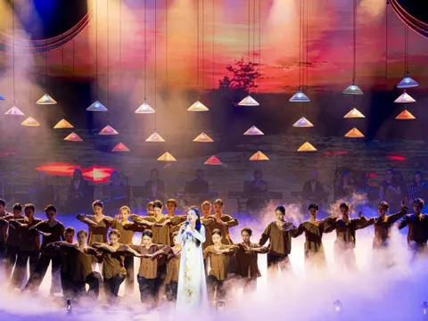 Chương trình nghệ thuật “Đảng trong mùa xuân đại thắng” tại Đà Nẵng: Những xúc cảm chạm tới trái tim