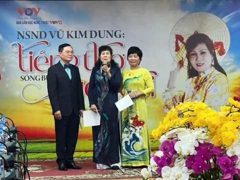 NSND Vũ Kim Dung – Hơn nửa thế kỷ chắp cánh cho thơ và nhạc