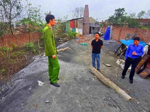 Khởi ố vụ án đổ thải trái phép 123 tấn bã nhôm