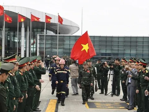 Đội cứu hộ, cứu nạn Việt Nam đã đến Myanmar hỗ trợ khắc phục hậu quả động đất