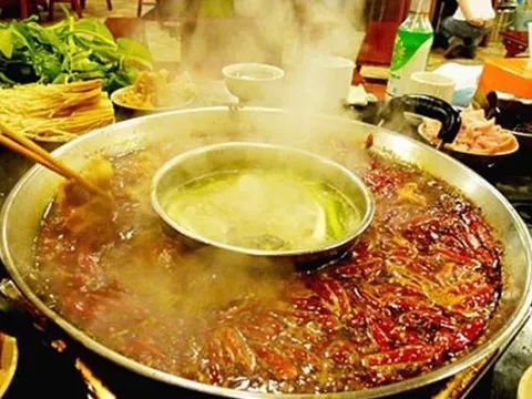 Phẫn nộ chủ quán ăn cho thuốc phiện vào lẩu để "giữ khách"