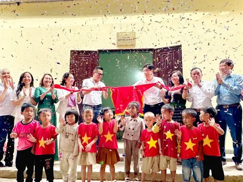 Từ tấm lòng doanh nghiệp đến bữa cơm ấm áp: Vinalink Group nâng bước trẻ em Chăm Puông, Tương Dương, Nghệ An