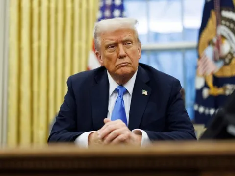 Ông Trump “tức giận” với cả Nga và Ukraine