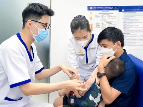 Dịch sởi diễn biến phức tạp: Cần tiêm vắc xin đầy đủ để bảo vệ sức khỏe cộng đồng