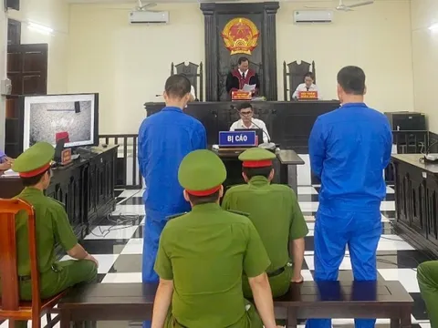 16 năm tù cho 2 bị cáo kiếm tiền bằng cách mua bán ma túy
