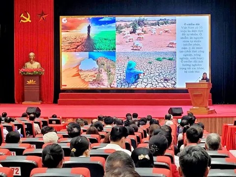 Hội Luật gia Tp.Hải Phòng phối hợp tuyên truyền pháp luật cho 400 cán bộ huyện Kiến Thụy