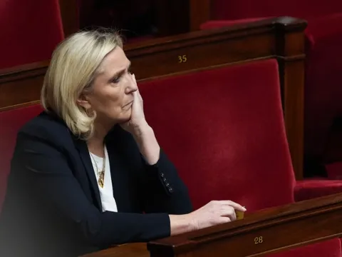 Chính trị gia cực hữu Marine Le Pen đối mặt tương lai chính trị bất định