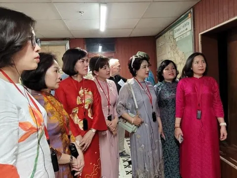 Đoàn công tác Hội LHPN Hà Nội thăm Bến Nhà Rồng - “địa chỉ đỏ”, niềm tự hào của dân tộc Việt Nam