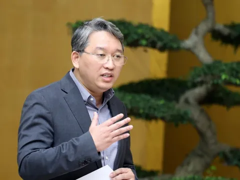 "Thẩm quyền của cấp huyện sau khi bỏ đi thì cái gì lên tỉnh, cái gì xuống xã"