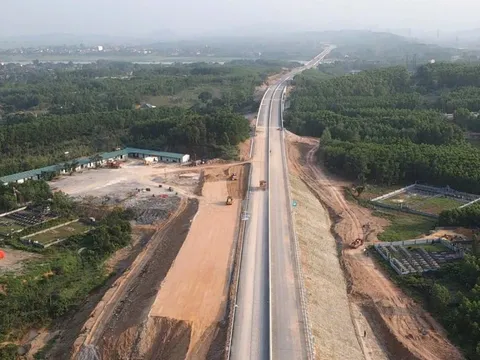 Đẩy nhanh tiến độ thi công dự án cao tốc qua tỉnh Quảng Bình