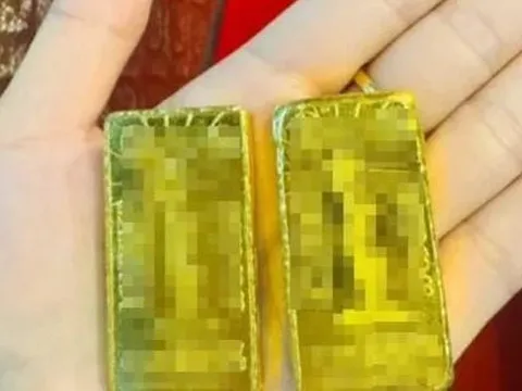 Vị khách đem thỏi vàng 1 tỷ đồng đi bán, không tiệm nào dám mua vì lý do này