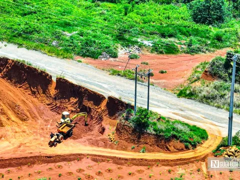 Lâm Đồng: Điều tra vụ khai thác đất trái phép khiến nhiều cột điện có nguy cơ ngã đổ