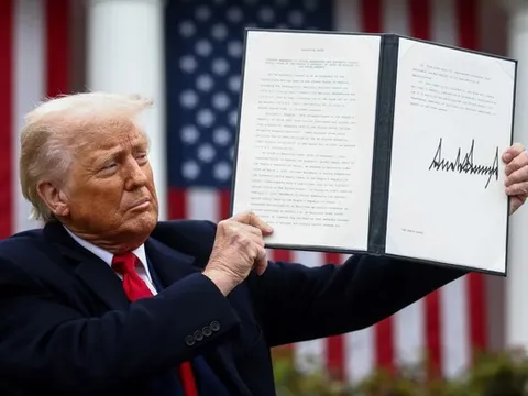 Ông Trump công bố kế hoạch thuế quan “có đi có lại”, cả thế giới bị gọi tên