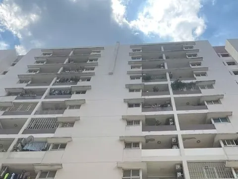 Phát hiện thi thể nam thanh niên trên sân thượng chung cư