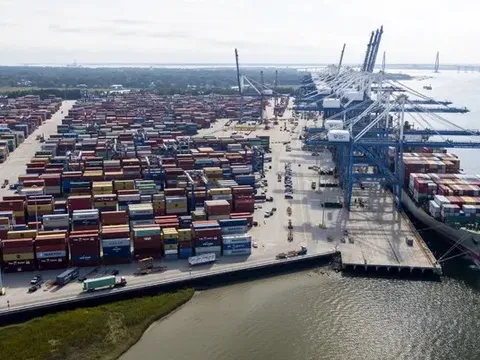 Canada, Mexico không có trong danh sách thuế quan “Ngày giải phóng” của ông Trump