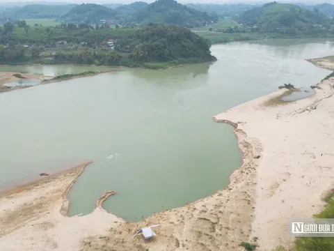 Vụ khai thác cát khiến bờ sông Lam sạt lở: Yêu cầu doanh nghiệp khắc phục khu vực bãi bồi