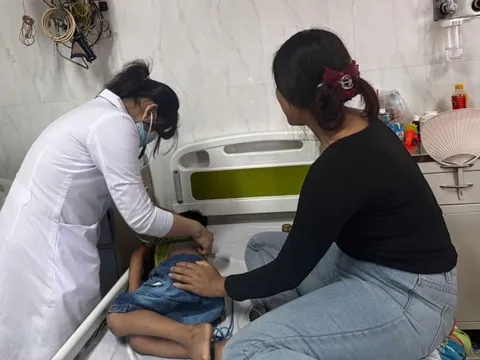 Hy hữu bé trai 6 tuổi mắc nhiều dị vật đường thở