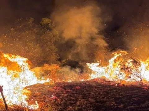 Cảnh báo nguy cơ cháy, nổ do tùy tiện đốt cỏ khô, rác