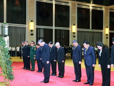 Tổng Bí thư Tô Lâm viếng đồng chí Khamtay Siphandone