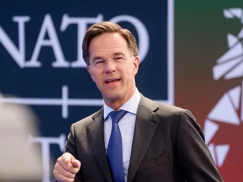 Tổng thư ký NATO trấn an châu Âu