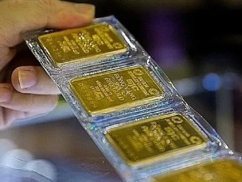 Giá vàng 5/4: Vàng trong nước giảm mạnh theo thế giới