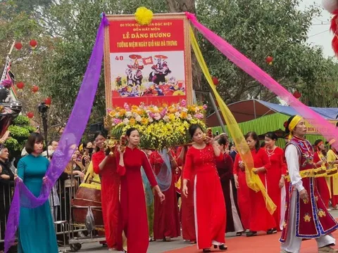 Dâng hương tưởng niệm 1982 năm Ngày giỗ Hai Bà Trưng