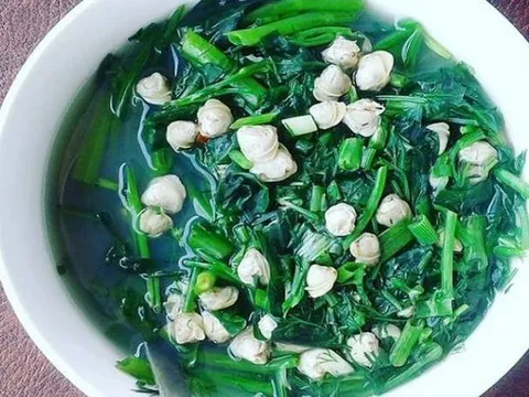 3 loại rau dễ "ngậm thuốc trừ sâu" nhất chợ, nhất là cái số 1
