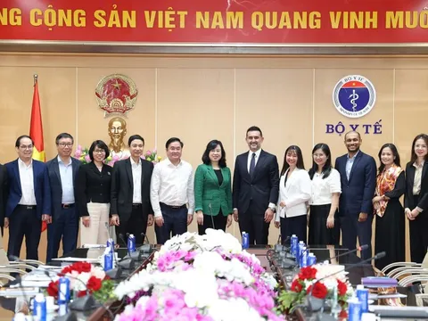 Bộ Y tế và Sanofi tăng cường hợp tác để phát triển công nghiệp dược và vaccine