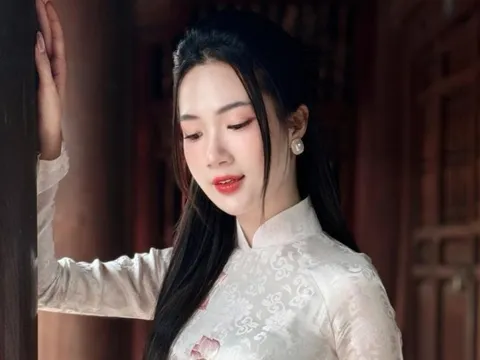 Nữ diễn viên bị dìm nhan sắc khi lên phim, đời thật xinh đẹp động lòng người