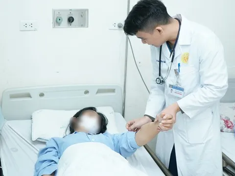 Cảnh báo biến chứng hẹp tắc tĩnh mạch ở người chạy thận nhân tạo lâu năm