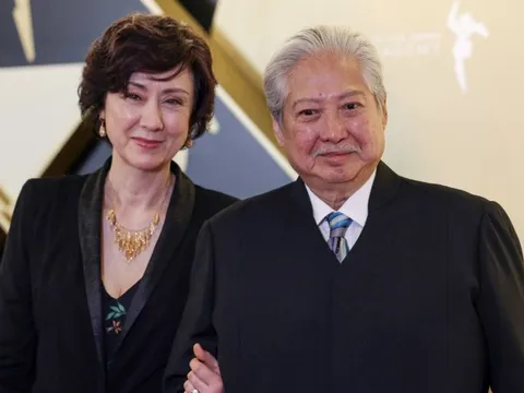 "Ngôi sao võ thuật" Hồng Kim Bảo: Hôn nhân viên mãn bên Hoa hậu xinh đẹp kém 13 tuổi