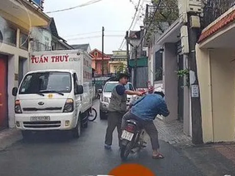 Hà Tĩnh: Xử lý tài xế dùng gậy ba khúc tấn công sau va chạm giao thông