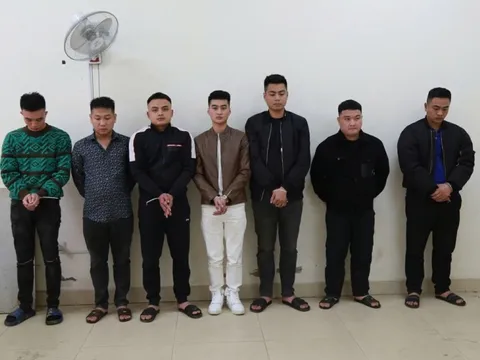 Đột kích chung cư bắt nhóm thanh niên “bay lắc” sau sinh nhật