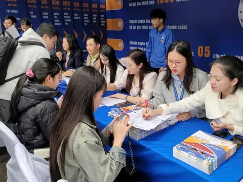 Bộ GD&ĐT yêu cầu rà soát tổ hợp xét tuyển, bảo đảm công bằng và chất lượng