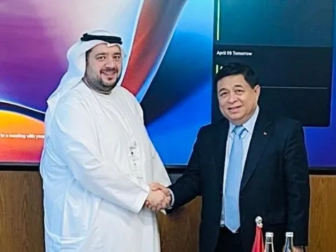 Phó Thủ tướng Nguyễn Chí Dũng làm việc với Công ty Dầu khí quốc gia Abu Dhabi