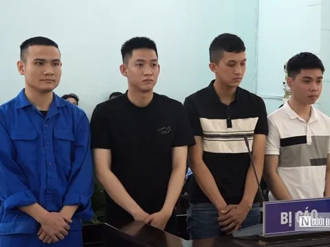 “Chơi” ma tuý trong quán bar, 4 nam thanh niên trả giá đắt