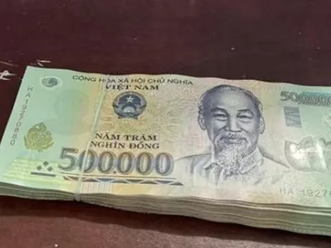Tìm người đánh rơi cọc tiền mệnh giá 500.000 đồng