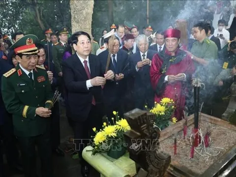 Hàng triệu người đổ về Đền Hùng, tôn vinh cội nguồn Việt Nam