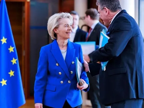 Bà Ursula von der Leyen tiếp tục đề xuất thỏa thuận “không thuế đối ứng”